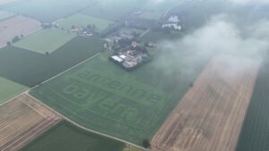 Antenne Bayern Feldwerbung mit Blumen aus der Luft gesehen