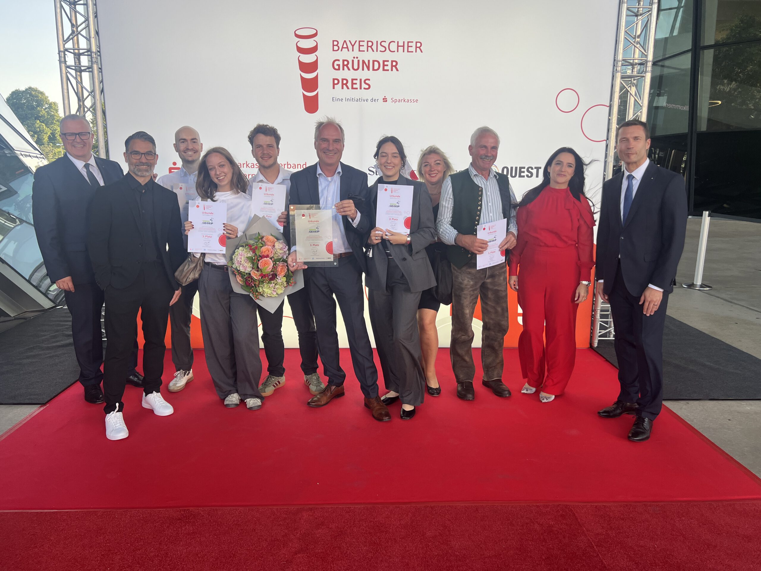 GEOXIP-Team bei der Verleihung des Bayerischen Gründerpreises 2026 nach der Auszeichnung als Preisträger in der Kategorie „Aufsteiger“